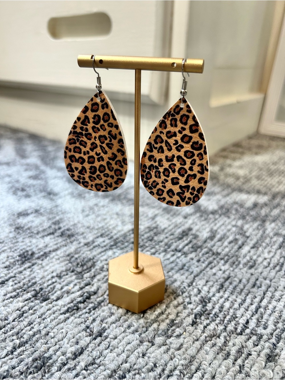Leopard Print Teardrop Leather Dangle Silver Hook Earrings Southwest✨